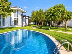 Private Estate langa Bucuresti, Vila, Piscina & Sport Court